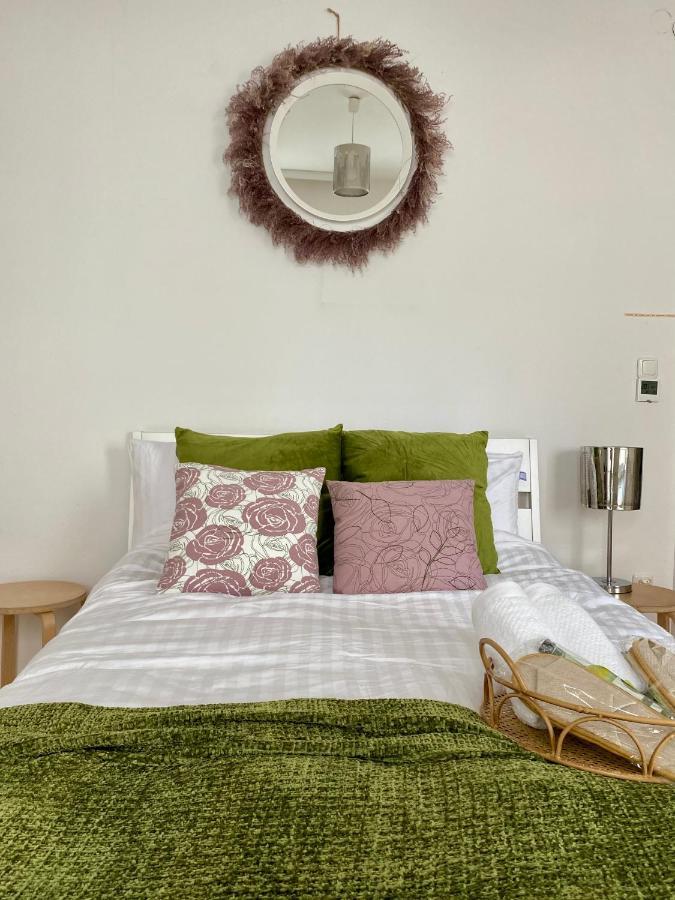 Stay In Aux, Feel At Home ! 2 Room Apartment Central Incl All You Need For 4 Person, 24H Check In, Pkw Parking Only Augsburg Bagian luar foto